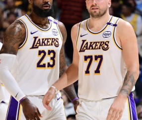 爱游戏-里程碑夜!丹佛掘金强势反弹;NBA季后赛集结日刷纪录;压力陡增;资深球员宣示担当的简单介绍