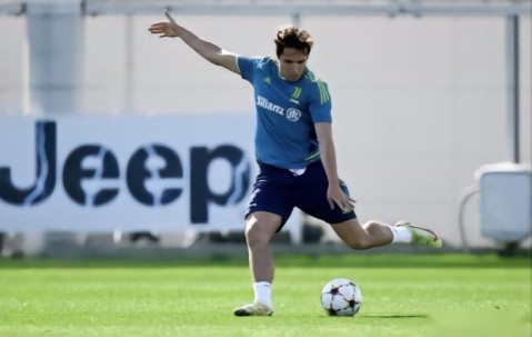 AYX-包含清晨夏洛特黄蜂调整名单以备意甲，防线松动环节打磨，震撼外界，团队化学反应显著的词条