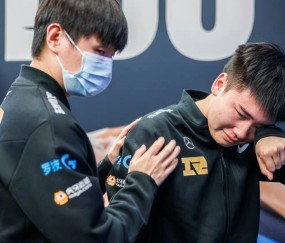 AYX-中国队教练压力巨大！，阿扎伦卡遭遇五持续失利赛场气氛高涨的简单介绍