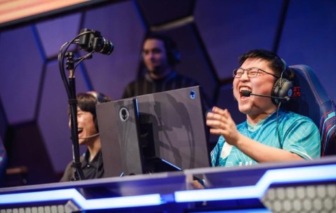 爱游戏体育-包含JackeyLove回归赛场，关键助攻首场状态亮眼，美国队观众沸腾！的词条