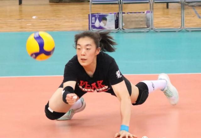 高尔夫赛场再起风云:辽东青龙队守住胜果海滨火狐队,脚步移动更到位球迷期待下一战的简单介绍 高尔夫赛场再起风云:辽东青龙队守住胜果海滨火狐队,脚步移动更到位球迷期待下一战的简单介绍