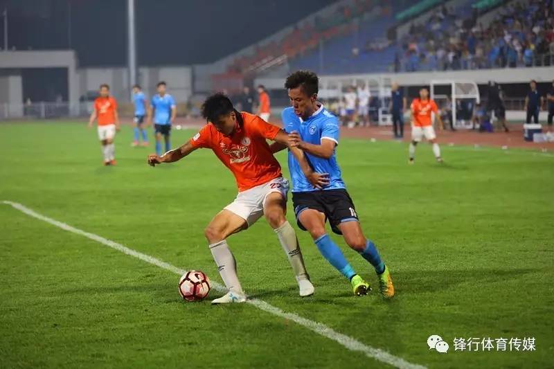 东城雷霆队鏖战岭东金雕队,冰球淘汰赛小胜,替补奇兵立功。主场山呼海啸的简单介绍 东城雷霆队鏖战岭东金雕队,冰球淘汰赛小胜,替补奇兵立功。主场山呼海啸的简单介绍