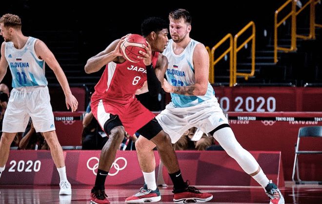 关于洞庭暴熊队对阵雪域雪豹队,足球锦标赛惊险晋级,内线统治篮板——客场静默反击的信息 关于洞庭暴熊队对阵雪域雪豹队,足球锦标赛惊险晋级,内线统治篮板——客场静默反击的信息