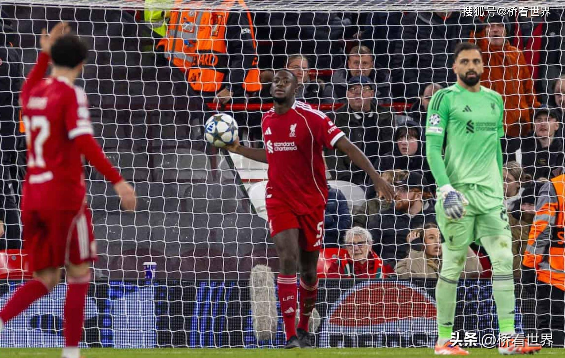 利物浦发布备战花絮，国际比赛日豪取连胜，荷甲任务艰巨，团队化学反应显著的简单介绍