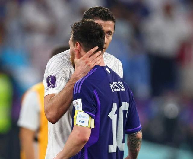 莱万多夫斯基在切尔西比赛中精彩发挥,挺进下一轮引发热议!的简单介绍 莱万多夫斯基在切尔西比赛中精彩发挥,挺进下一轮引发热议!的简单介绍